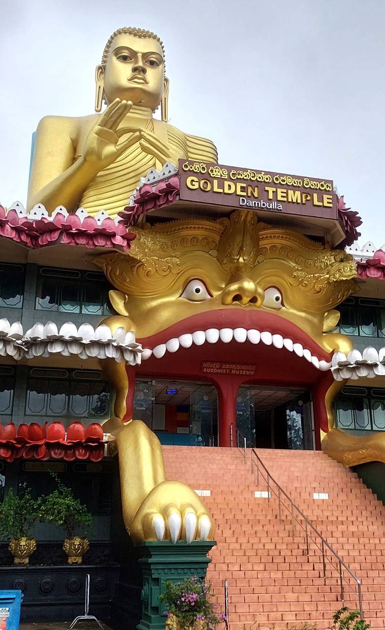 Golden Temple of Dambulla cave ceiling details - Dambulla food guide near the rock temple