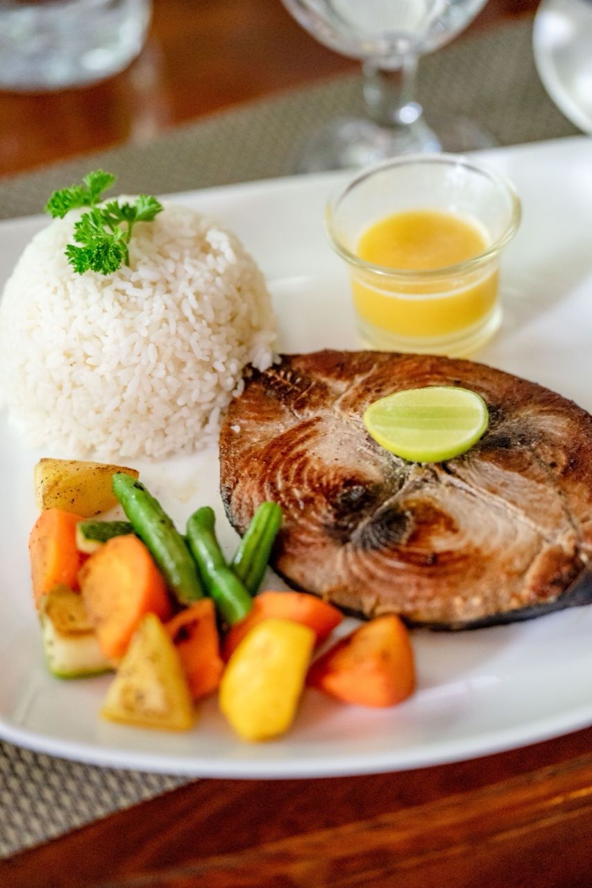 Grilled fish with rice, southern Sri Lanka - Hikkaduwa food guide