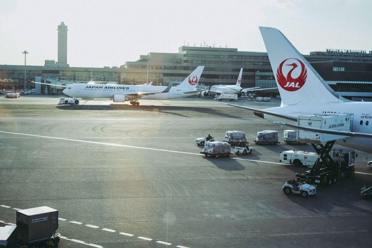 Commercial aircraft on tarmac - Sri Lanka Middle East flight disruptions July 2026